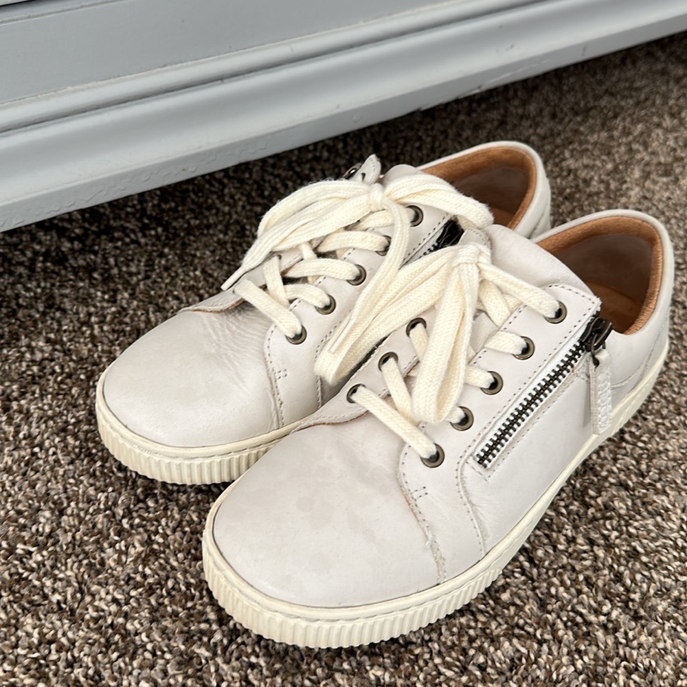 Born Sneaker